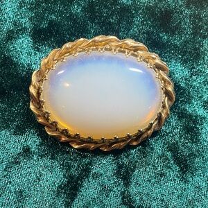Opaline Cabochon Gold Tone Faux Opal Brooch Pin Vintage Estate Frame Japan